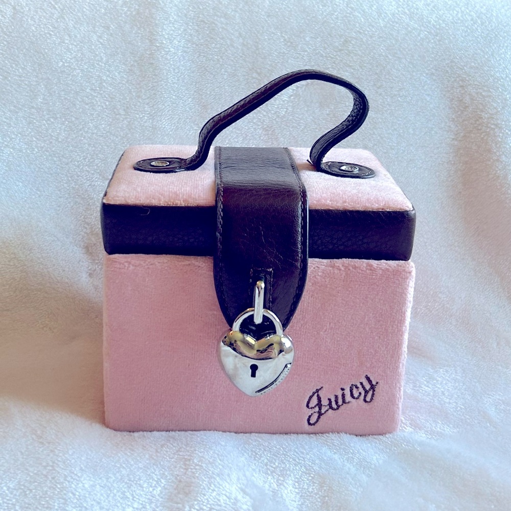 Y2K Juicy Couture authentic pink velour jewelry train case 🩷🤎